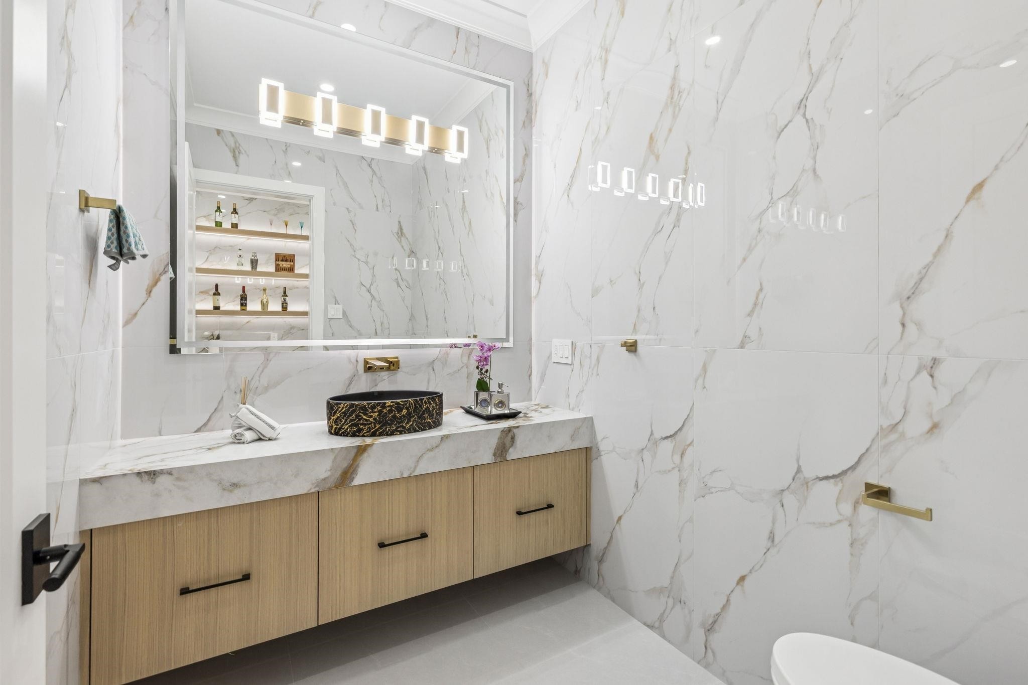 5080 Merganser Drive, Richmond, BC - Indoor Photo Showing Bathroom