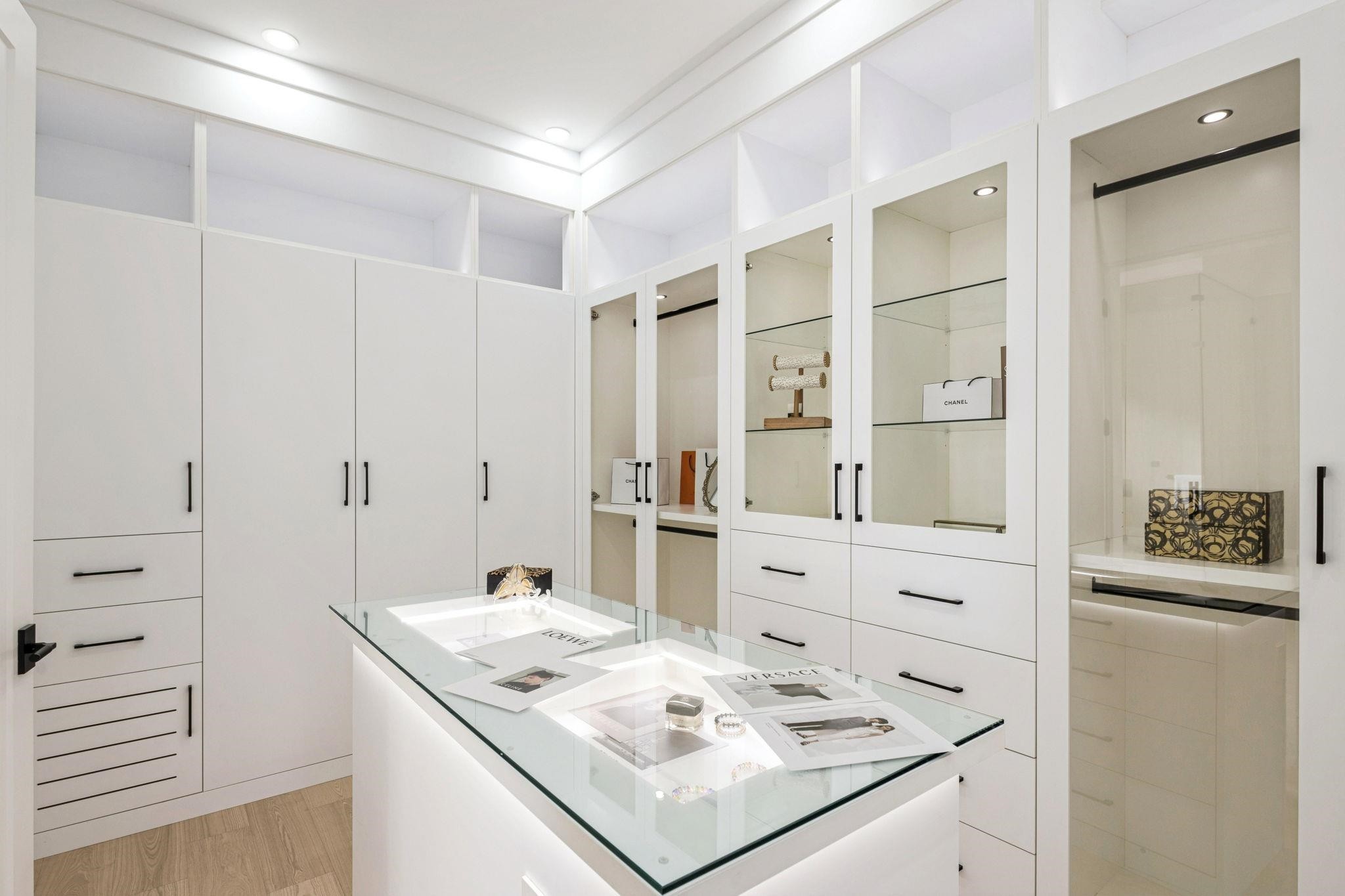 5080 Merganser Drive, Richmond, BC - Indoor Photo Showing Kitchen