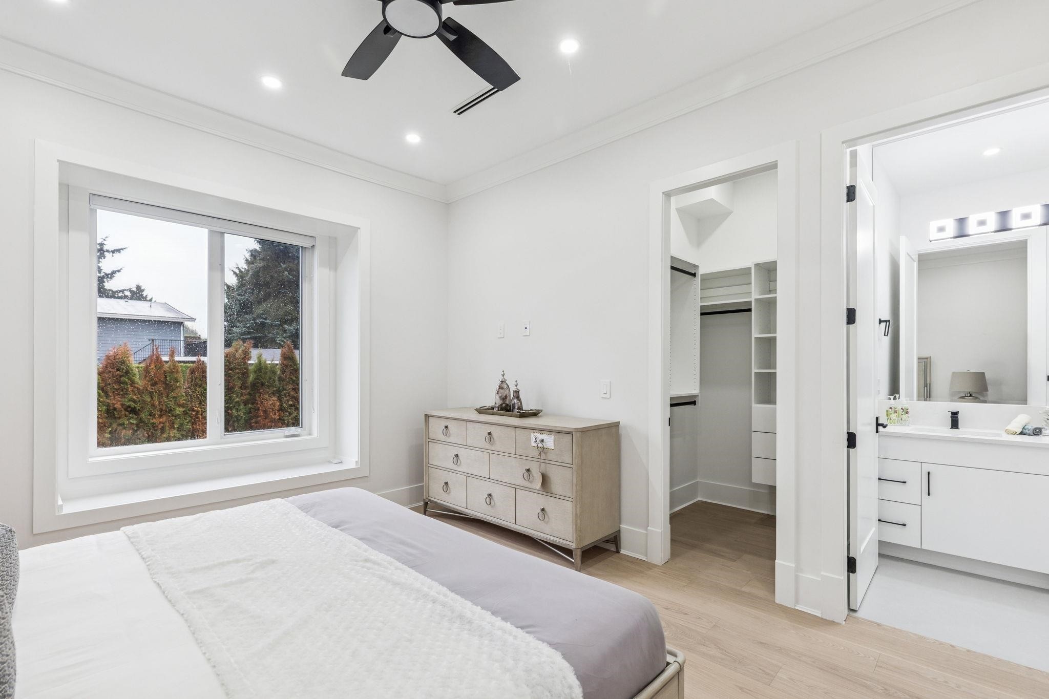 5080 Merganser Drive, Richmond, BC - Indoor Photo Showing Bedroom