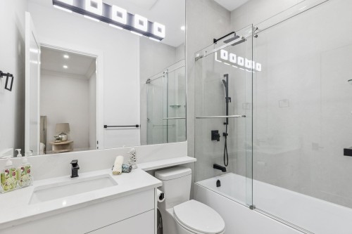 5080 Merganser Drive, Richmond, BC - Indoor Photo Showing Bathroom