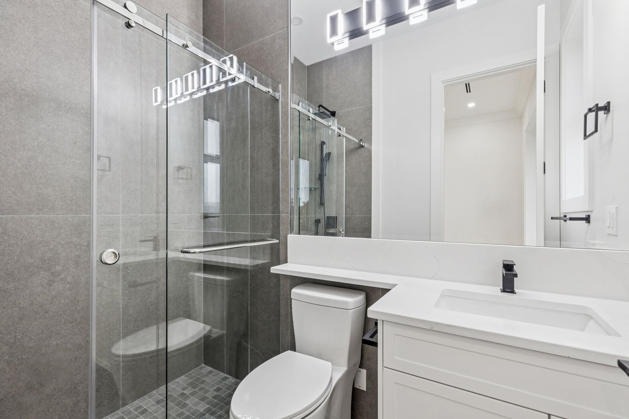 5080 Merganser Drive, Richmond, BC - Indoor Photo Showing Bathroom
