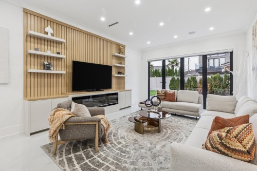 5080 Merganser Drive, Richmond, BC - Indoor Photo Showing Living Room