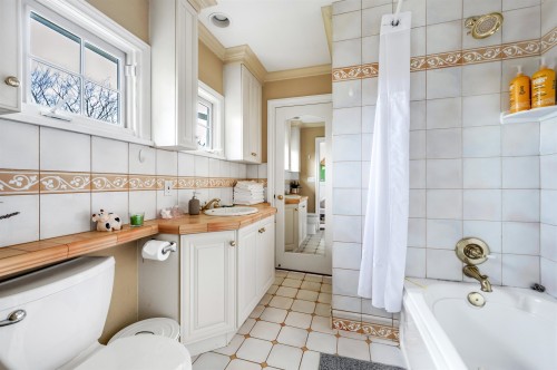 4396 Locarno Crescent, Vancouver, BC - Indoor Photo Showing Bathroom