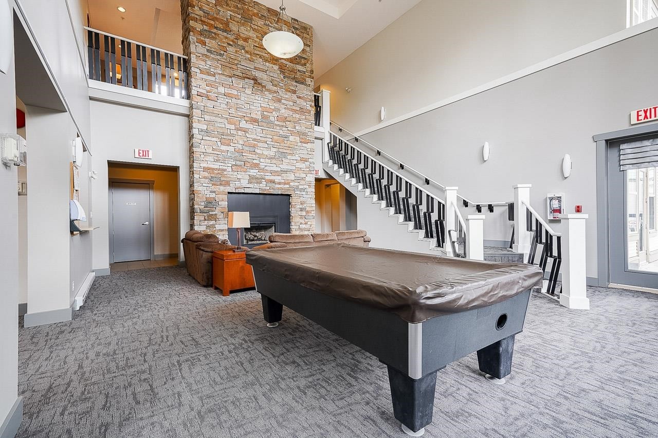 414-2958 Silver Spring Boulevard, Coquitlam, BC - Indoor Photo Showing Other Room