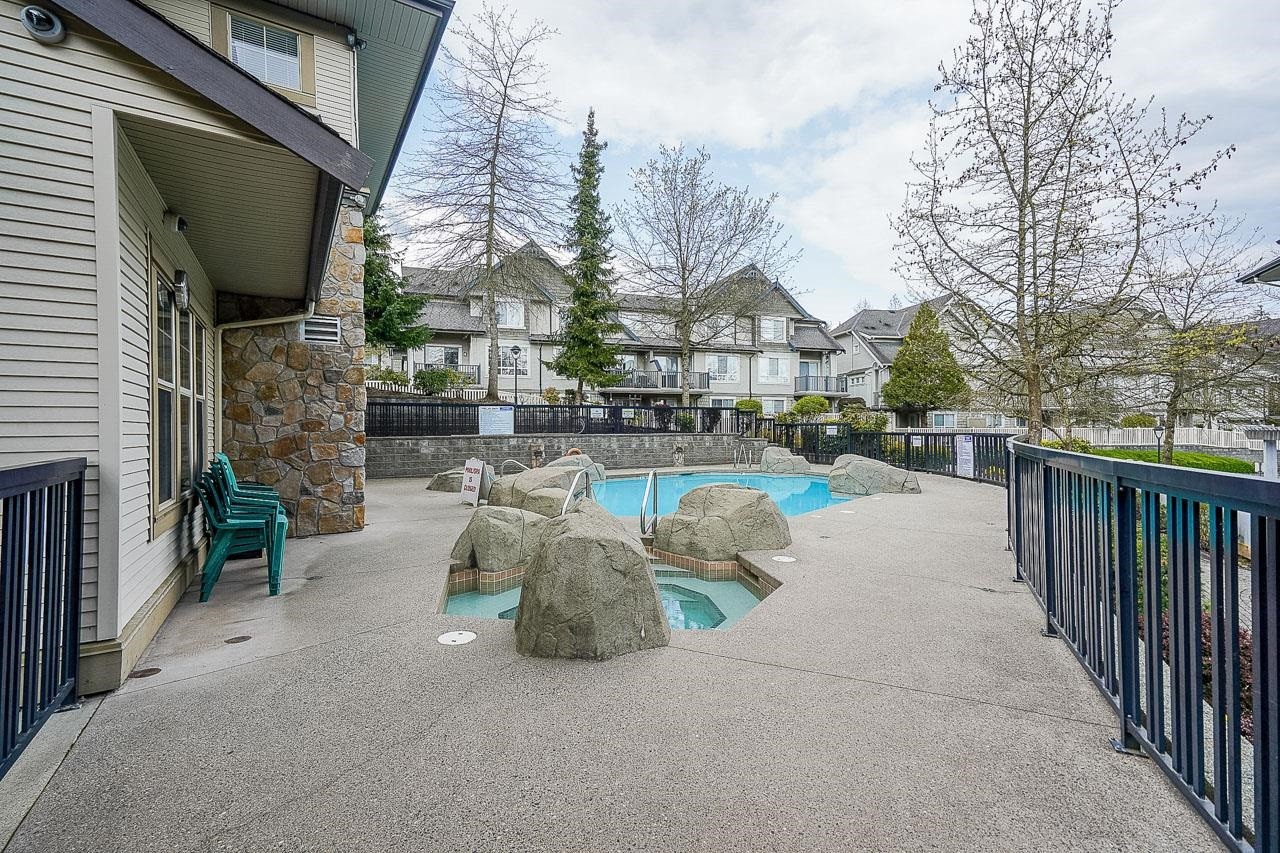 414-2958 Silver Spring Boulevard, Coquitlam, BC - Outdoor With In Ground Pool