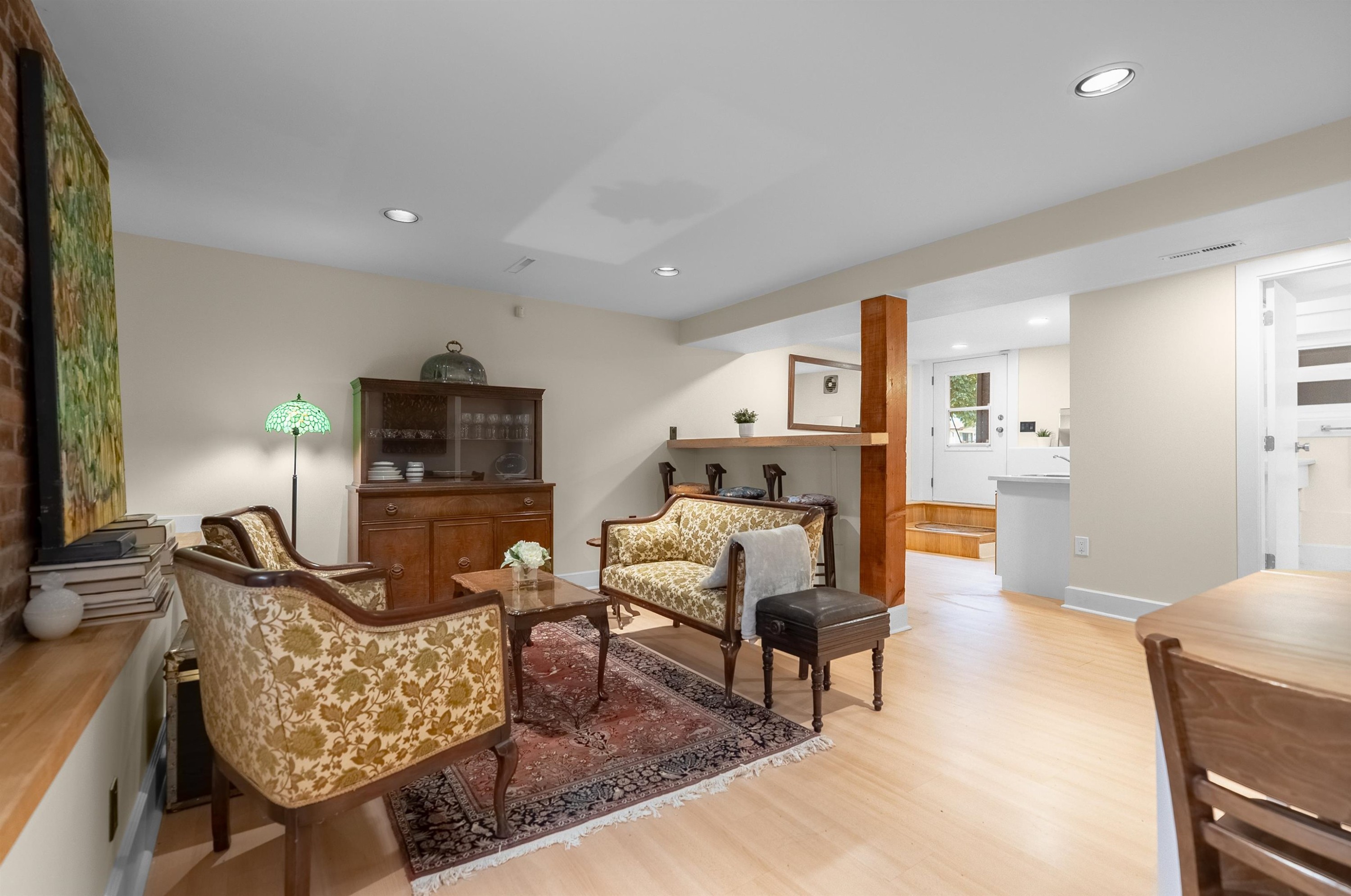 4504 Beatrice Street, Vancouver, BC - Indoor