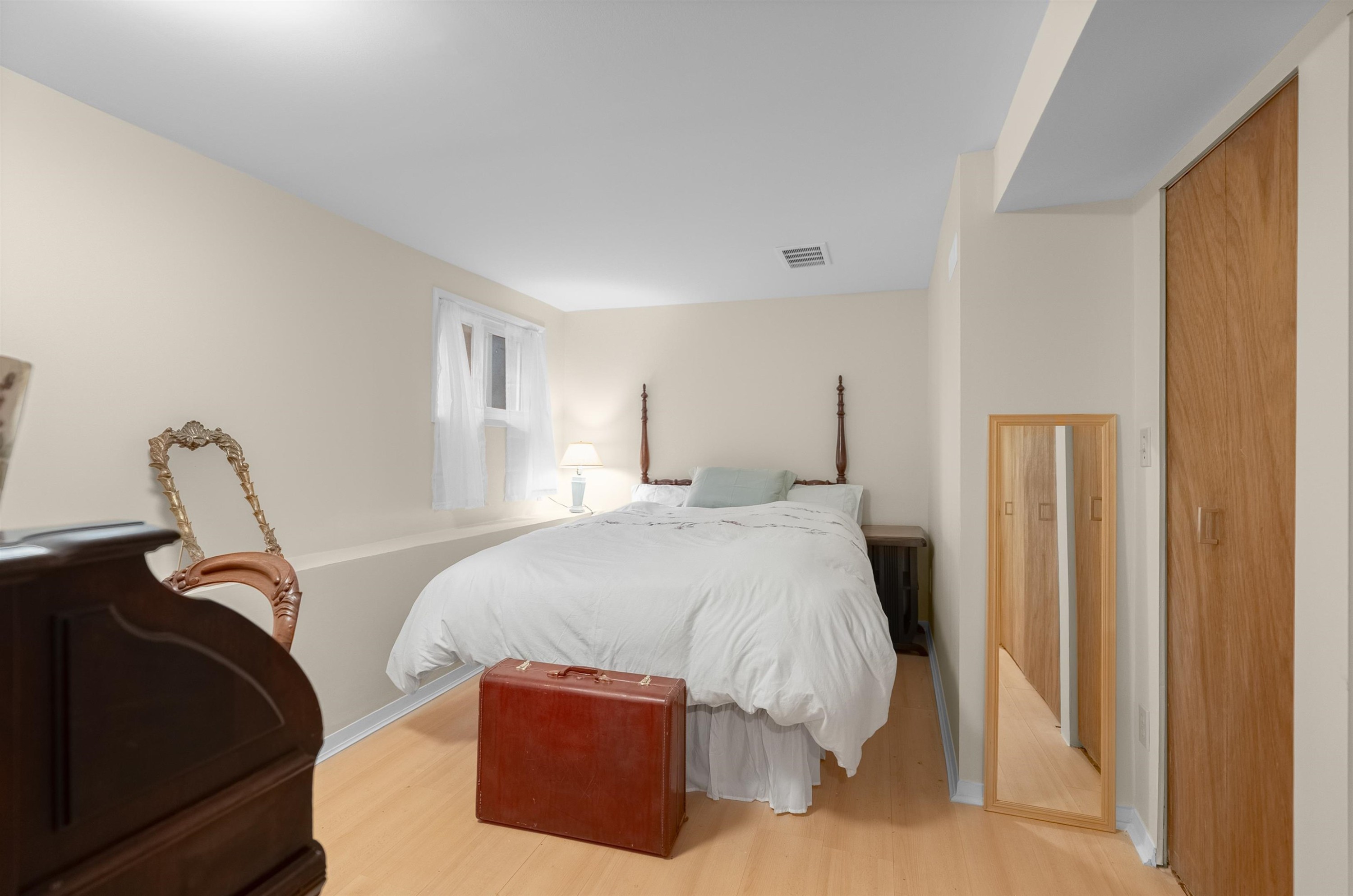 4504 Beatrice Street, Vancouver, BC - Indoor Photo Showing Bedroom