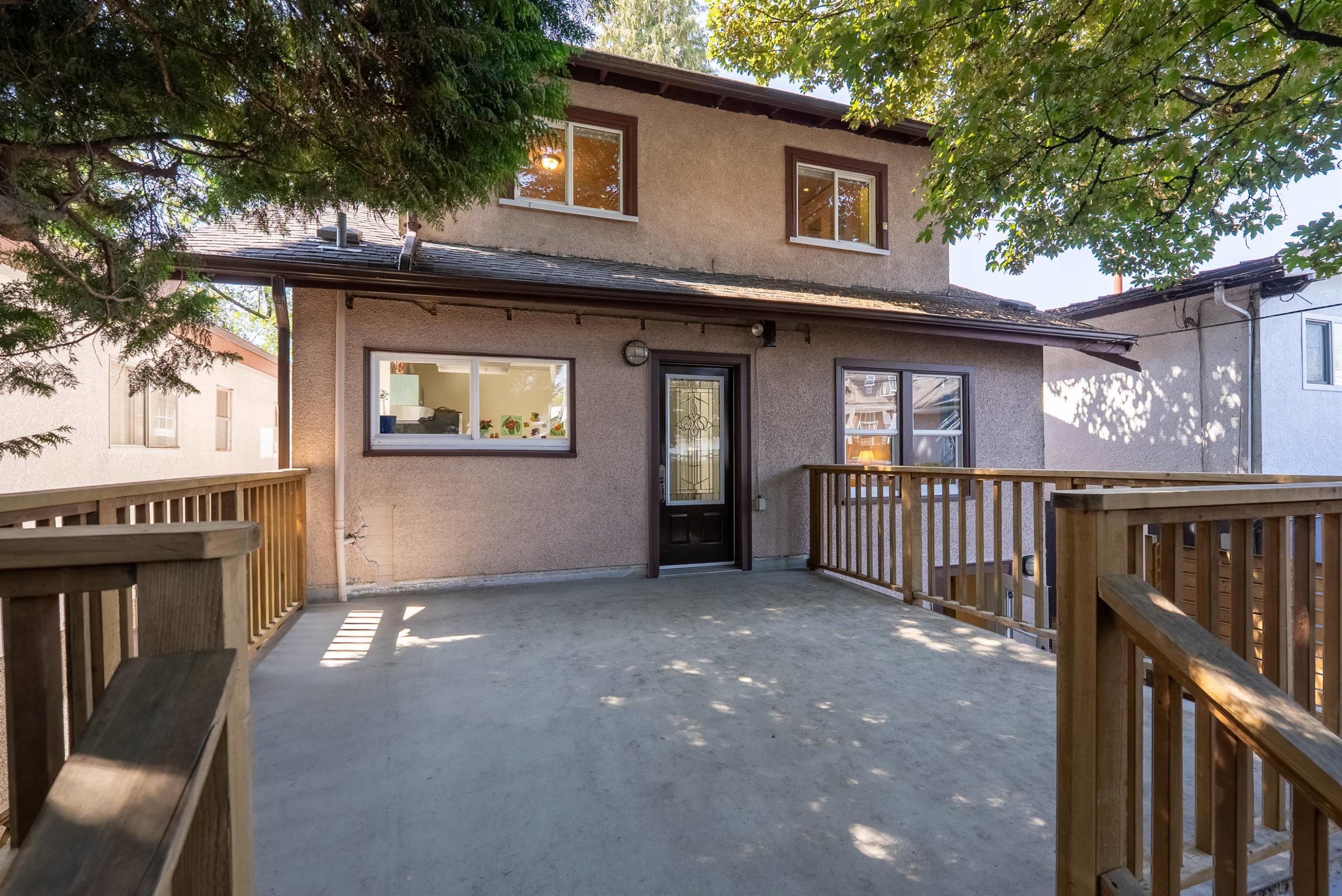 4504 Beatrice Street, Vancouver, BC - Outdoor With Exterior