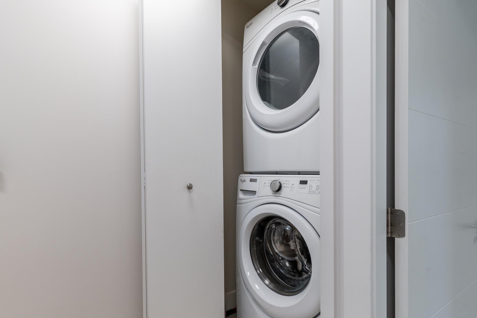 5510 Oak Street, Vancouver, BC - Indoor Photo Showing Laundry Room