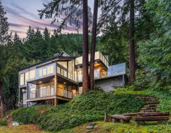 470 Timbertop Drive Lions Bay, BC V0N 2E0