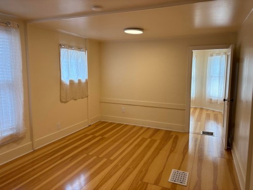 135 12Th Avenue W, Vancouver, BC - Indoor Photo Showing Other Room