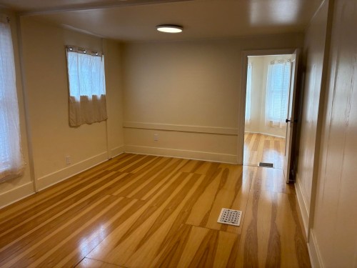 135 12Th Avenue W, Vancouver, BC - Indoor Photo Showing Other Room