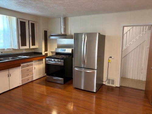 135 12Th Avenue W, Vancouver, BC - Indoor Photo Showing Kitchen With Stainless Steel Kitchen With Double Sink