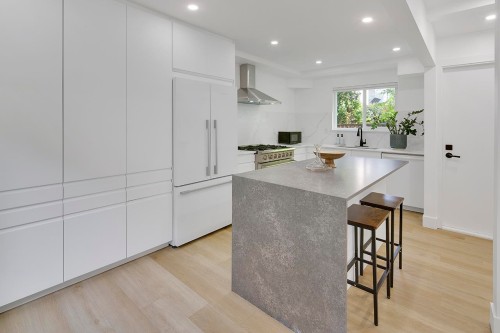 2977 6Th Avenue W, Vancouver, BC - Indoor Photo Showing Kitchen