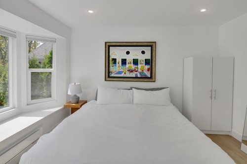 2977 6Th Avenue W, Vancouver, BC - Indoor Photo Showing Bedroom