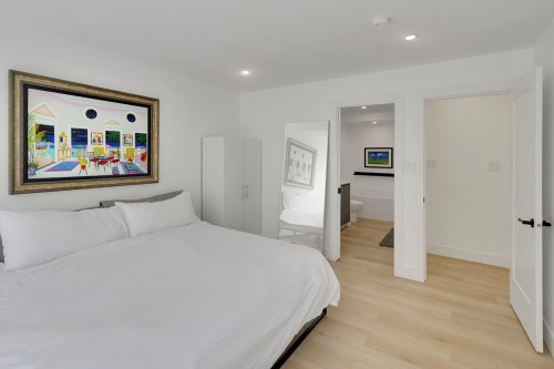 2977 6Th Avenue W, Vancouver, BC - Indoor Photo Showing Bedroom