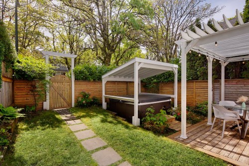 2977 6Th Avenue W, Vancouver, BC - Outdoor