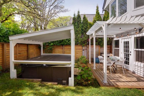 2977 6Th Avenue W, Vancouver, BC - Outdoor With Exterior