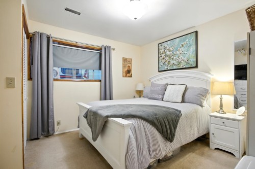 1619 Stella Place, Port Coquitlam, BC - Indoor Photo Showing Bedroom