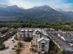 305-1211 Village Green Way Squamish, BC V8B 0R7