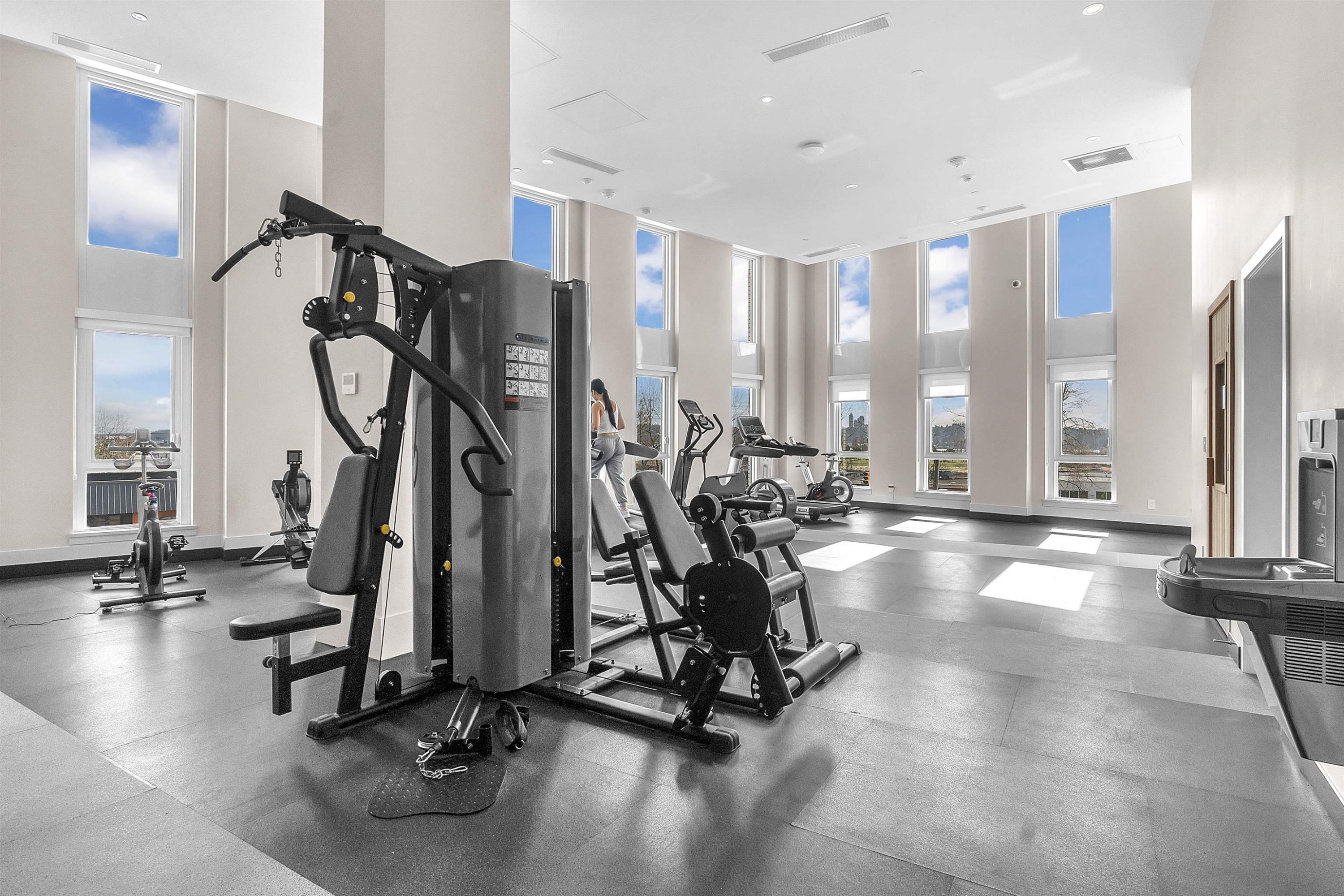 1506-901 Lougheed Highway, Coquitlam, BC - Indoor Photo Showing Gym Room