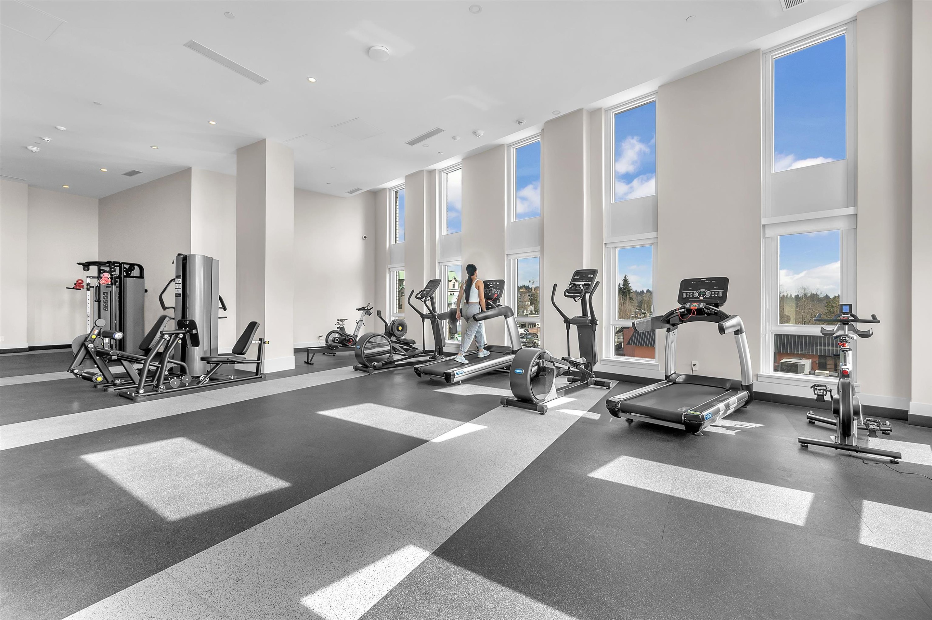 1506-901 Lougheed Highway, Coquitlam, BC - Indoor Photo Showing Gym Room