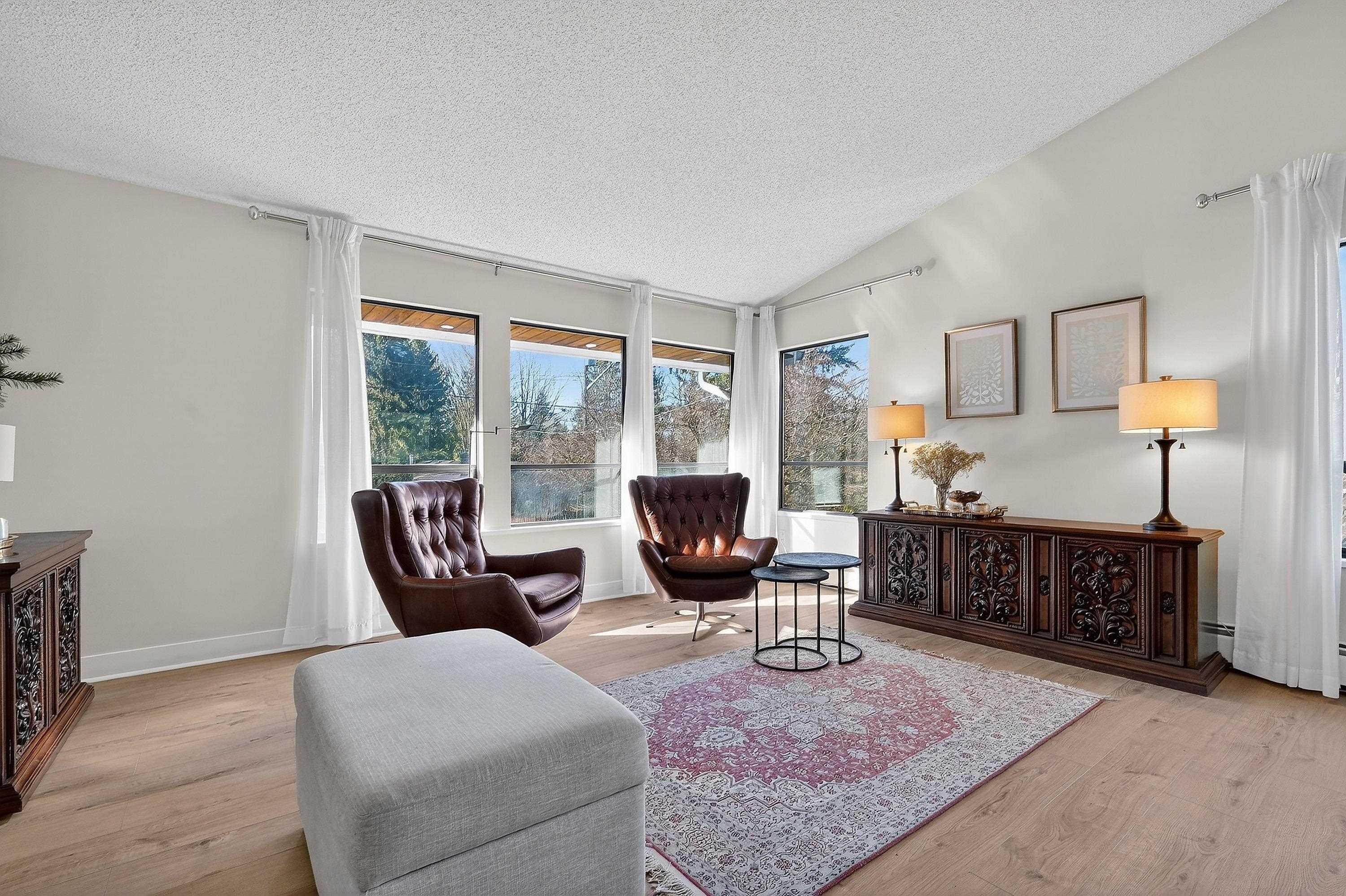 1838 Harbour Drive, Coquitlam, BC - Indoor Photo Showing Living Room