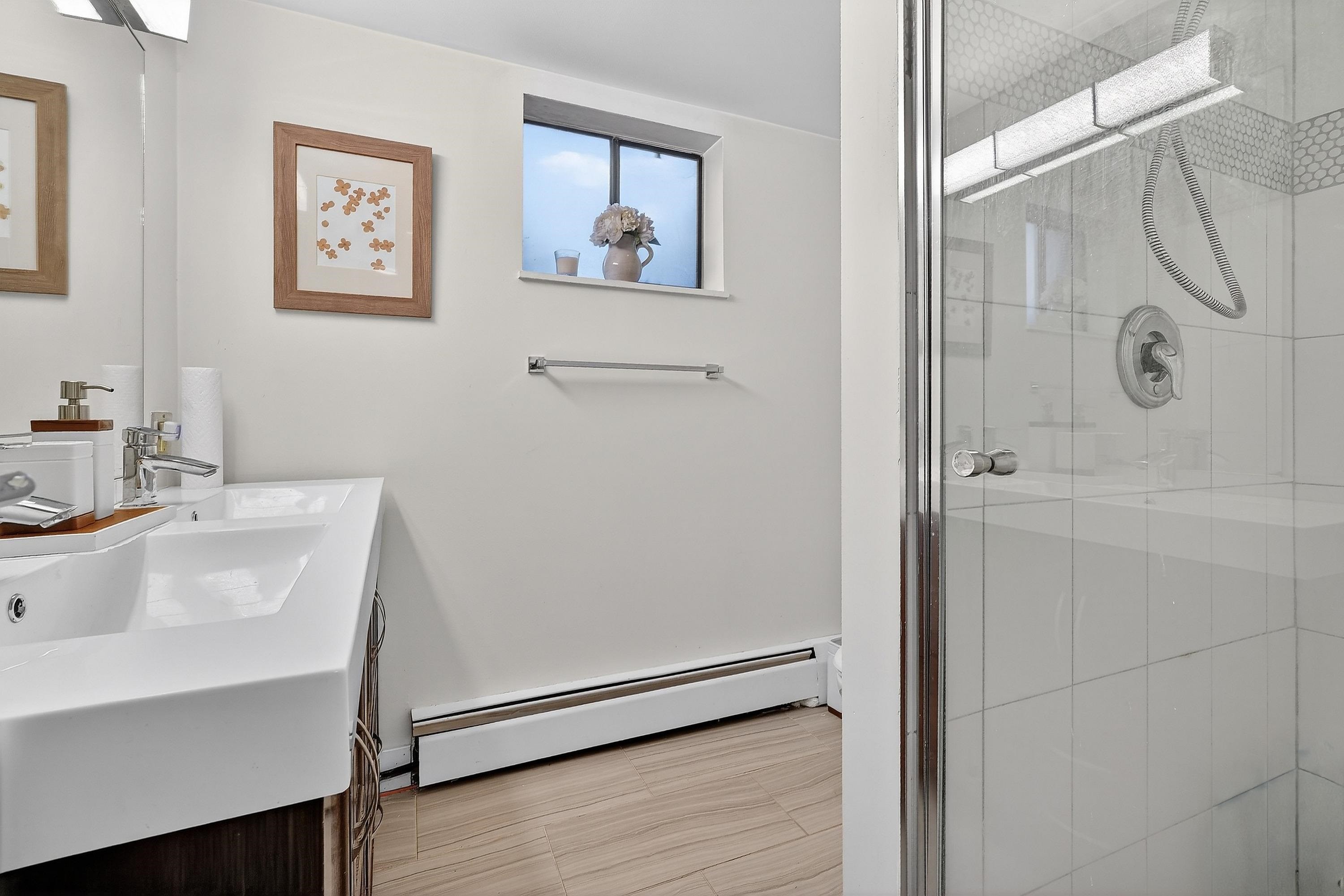 1838 Harbour Drive, Coquitlam, BC - Indoor Photo Showing Bathroom