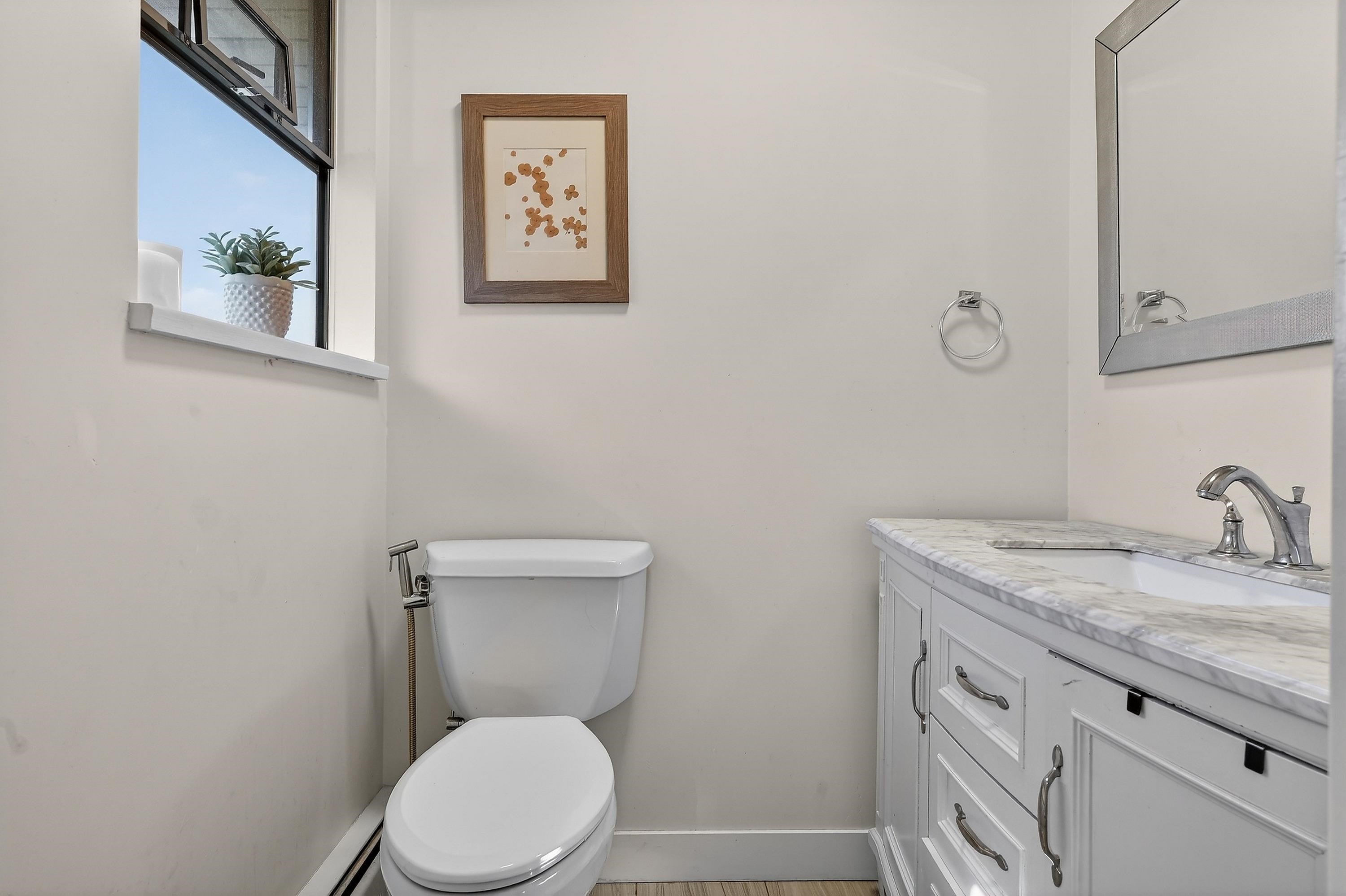 1838 Harbour Drive, Coquitlam, BC - Indoor Photo Showing Bathroom