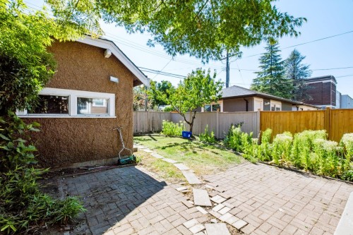 3888 15Th Avenue W, Vancouver, BC - Outdoor