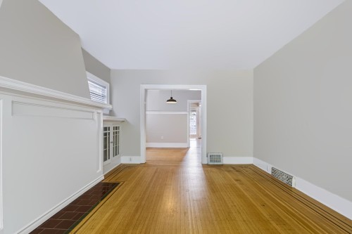 3888 15Th Avenue W, Vancouver, BC - Indoor Photo Showing Other Room