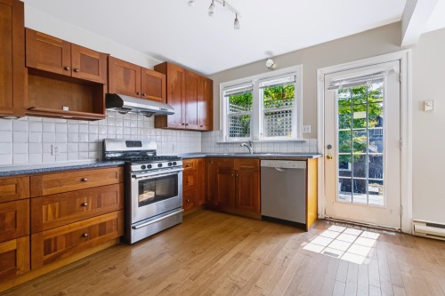 3888 15Th Avenue W, Vancouver, BC - Indoor Photo Showing Kitchen