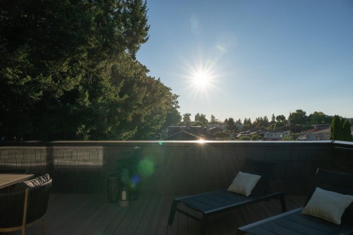 893 21St Avenue E, Vancouver, BC 