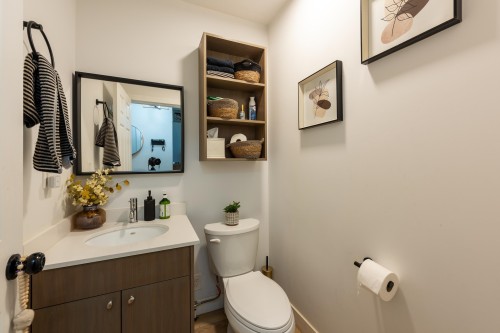 1209 Ridge Court, Coquitlam, BC - Indoor Photo Showing Bathroom