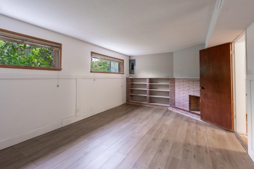 1209 Ridge Court, Coquitlam, BC - Indoor With Fireplace