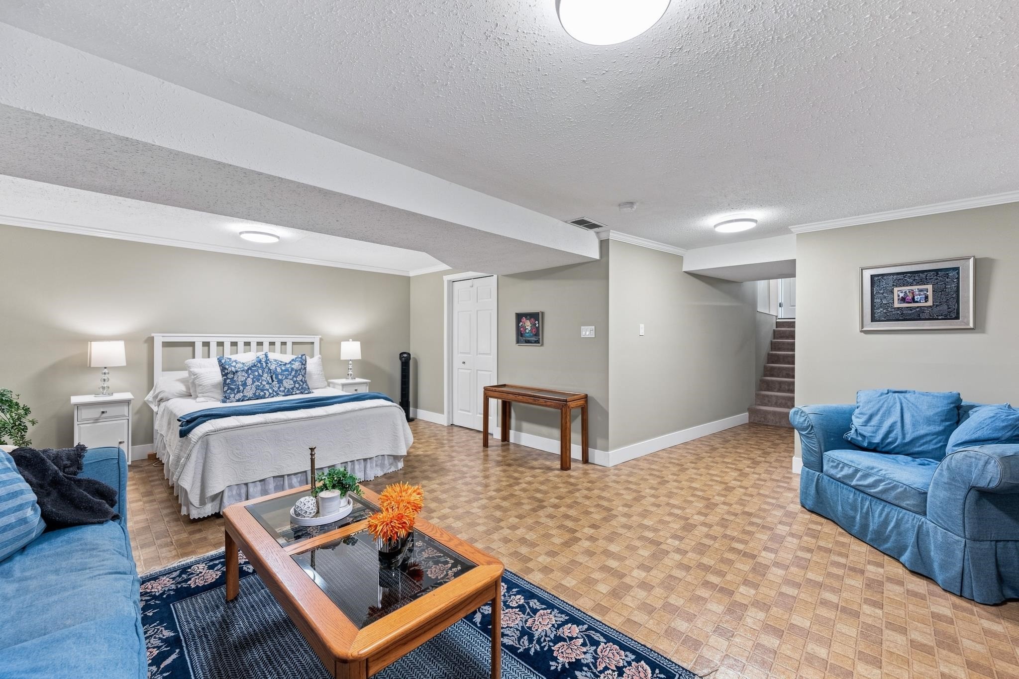 928 Merritt Street, Coquitlam, BC - Indoor Photo Showing Living Room