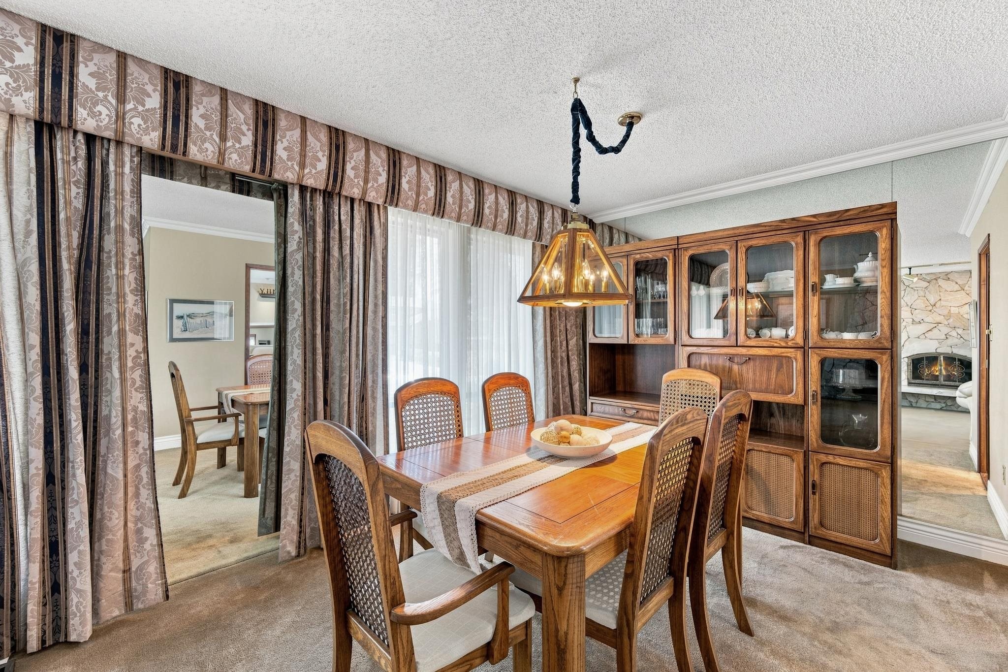 928 Merritt Street, Coquitlam, BC - Indoor Photo Showing Dining Room