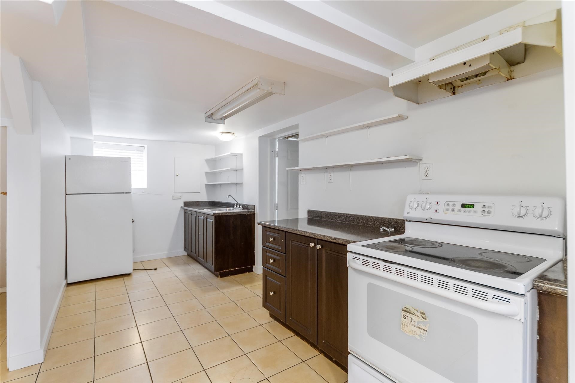 2119 30Th Avenue E, Vancouver, BC - Indoor Photo Showing Kitchen