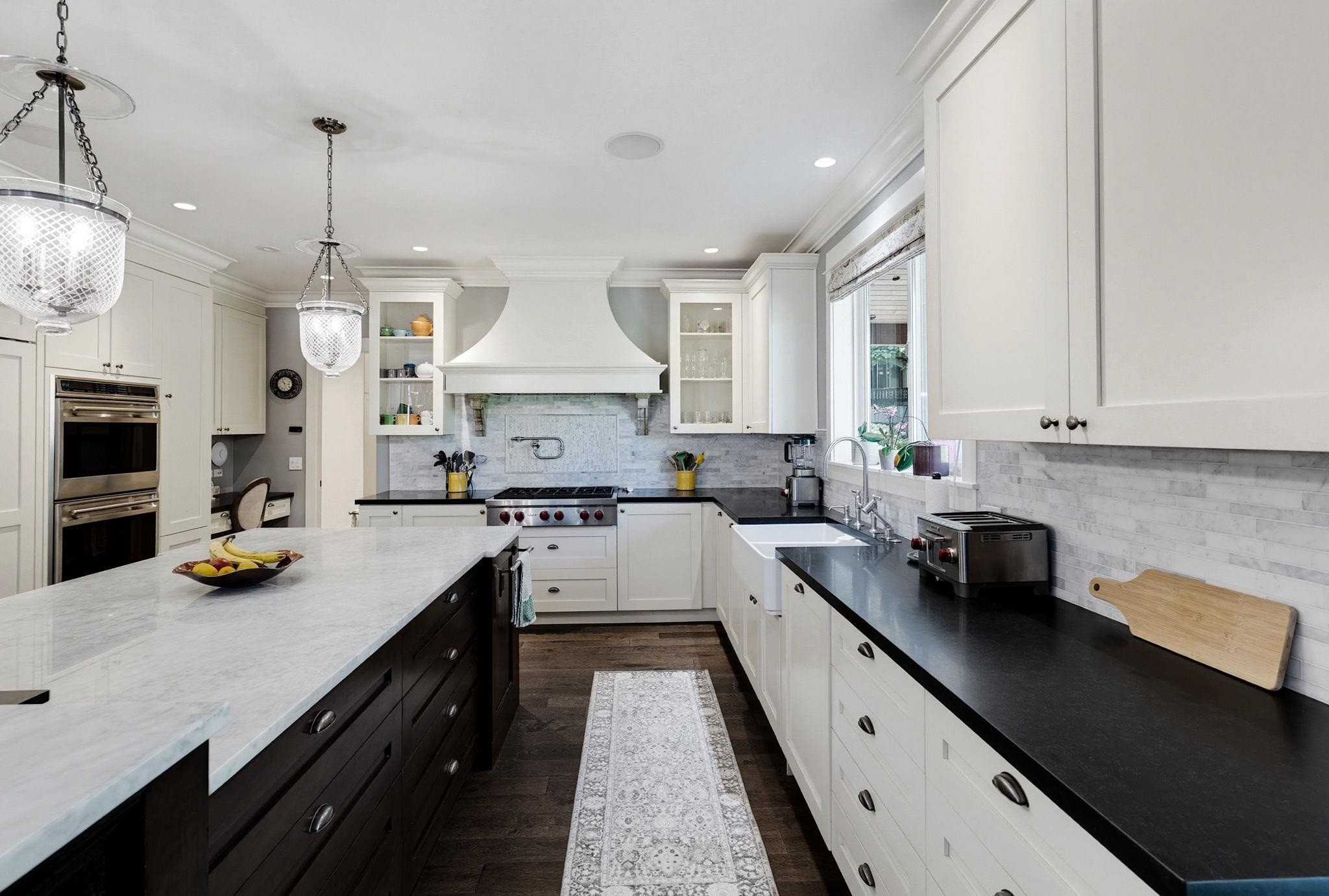 930 Selkirk Crescent, Coquitlam, BC - Indoor Photo Showing Kitchen With Upgraded Kitchen