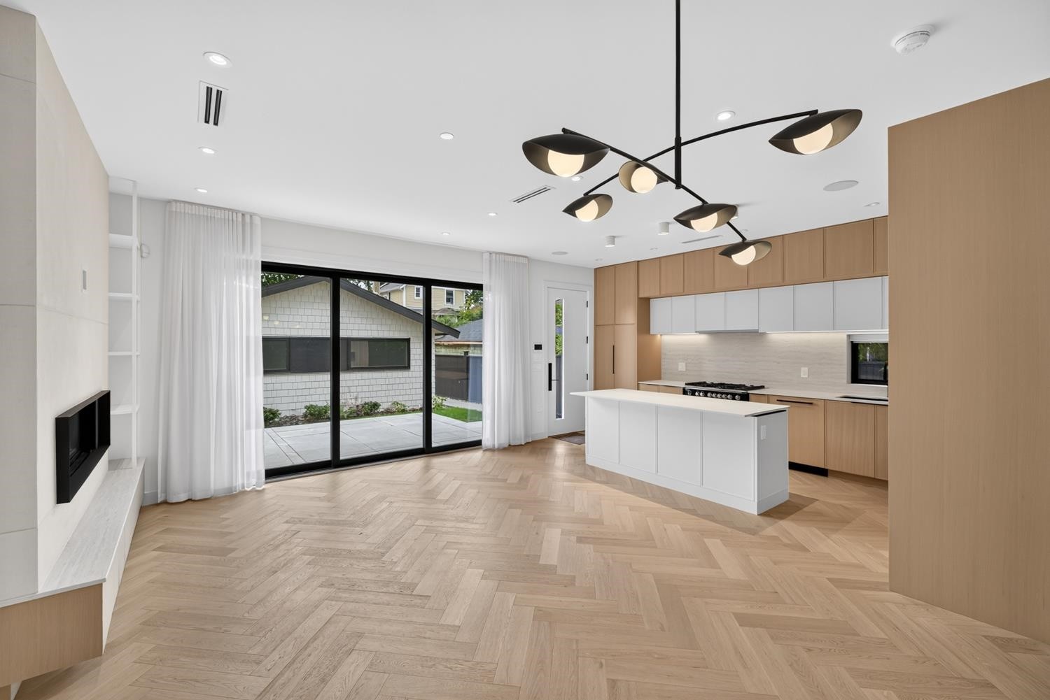 2-58 40Th Avenue E, Vancouver, BC - Indoor Photo Showing Kitchen