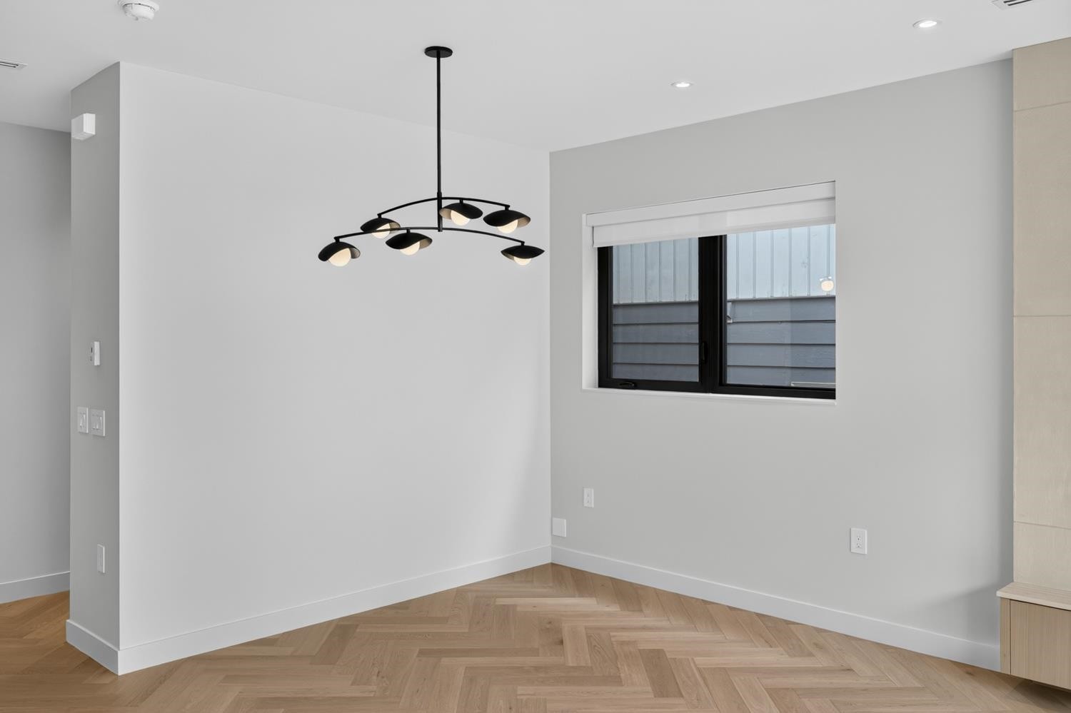 2-58 40Th Avenue E, Vancouver, BC - Indoor Photo Showing Other Room
