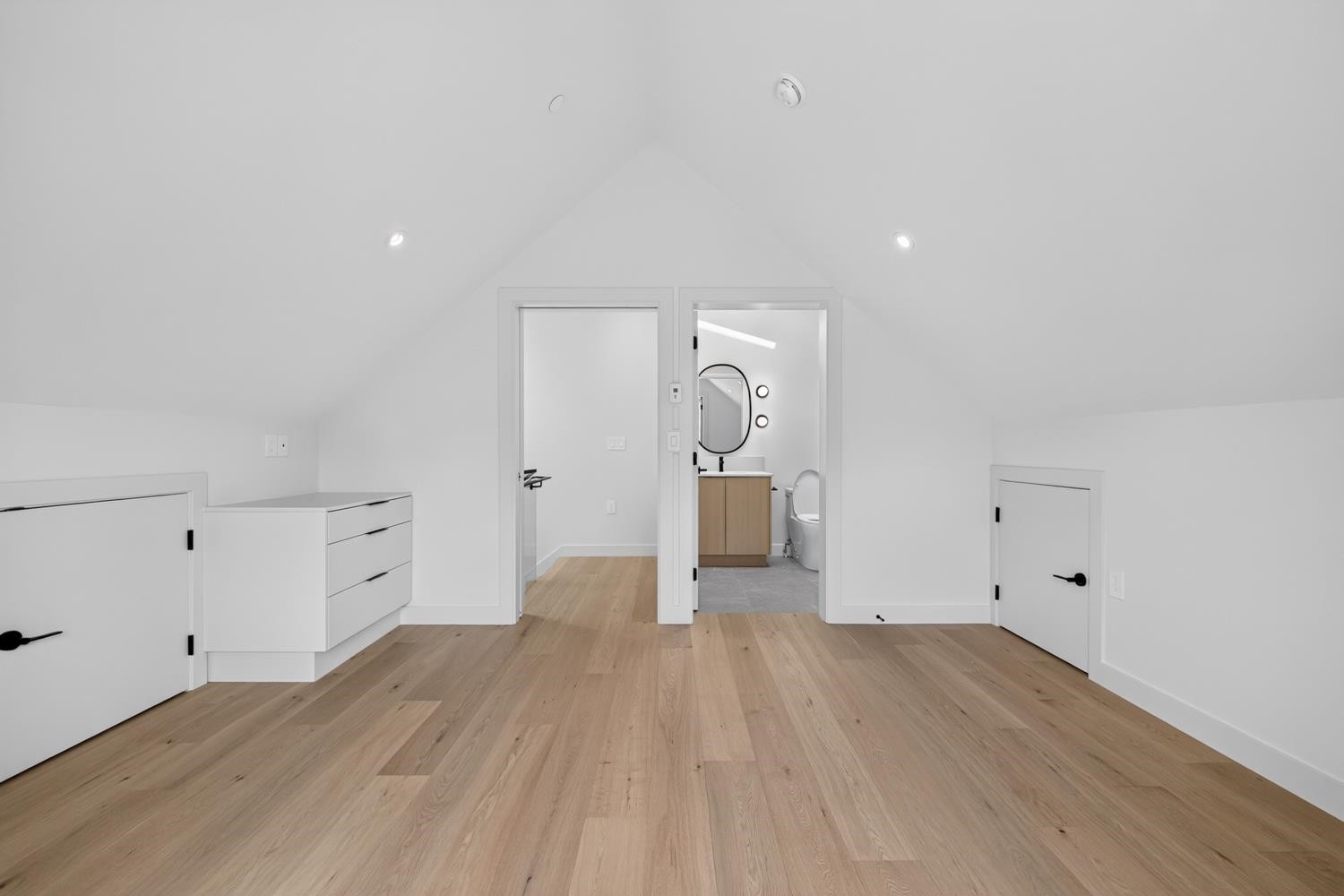 2-58 40Th Avenue E, Vancouver, BC - Indoor Photo Showing Other Room