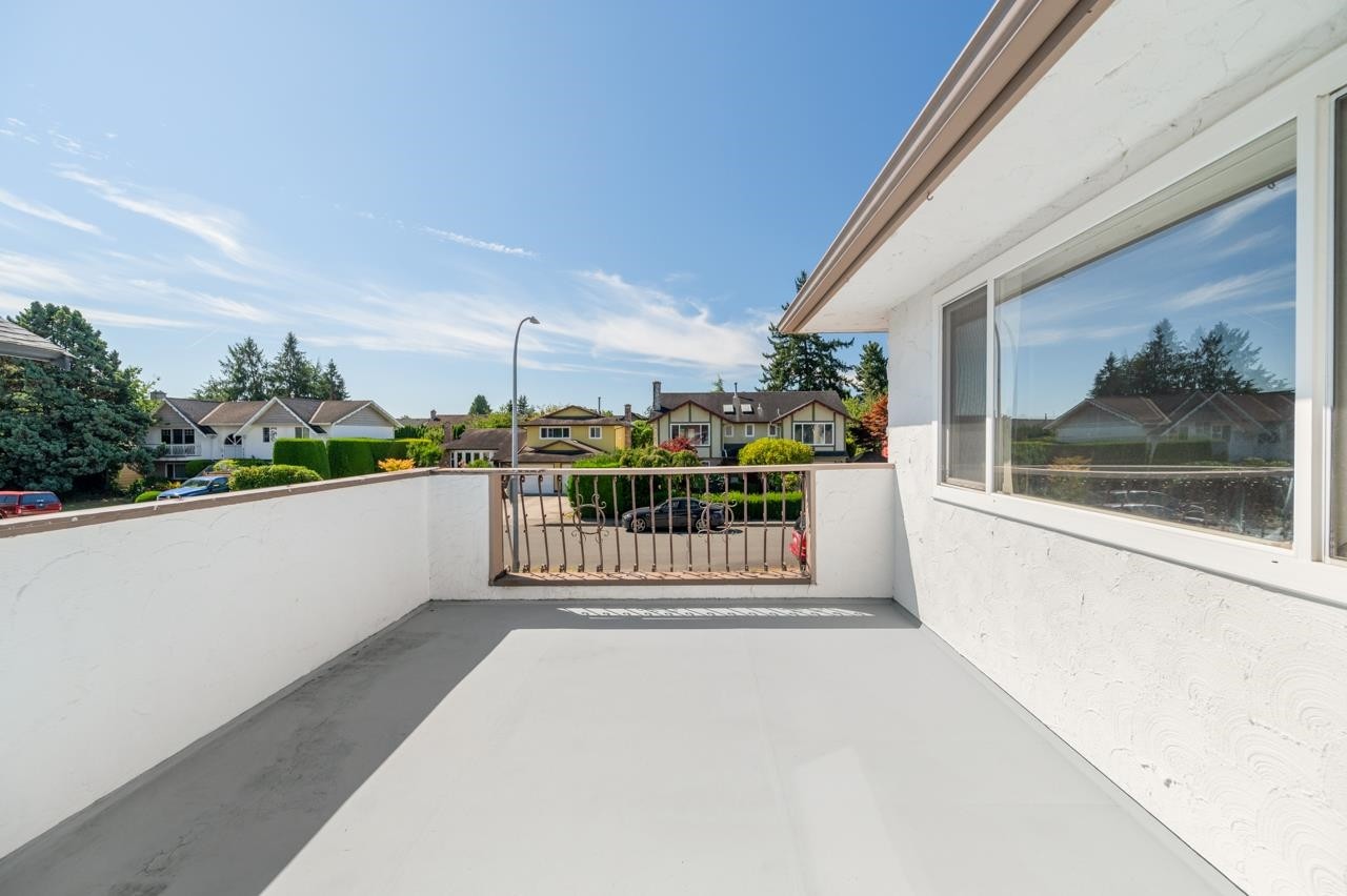9551 Snowdon Avenue, Richmond, BC - Outdoor With Exterior