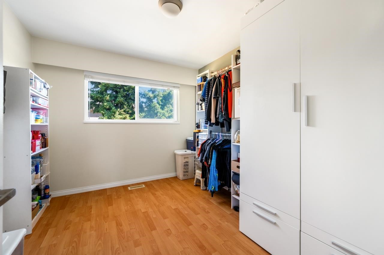 9551 Snowdon Avenue, Richmond, BC - Indoor