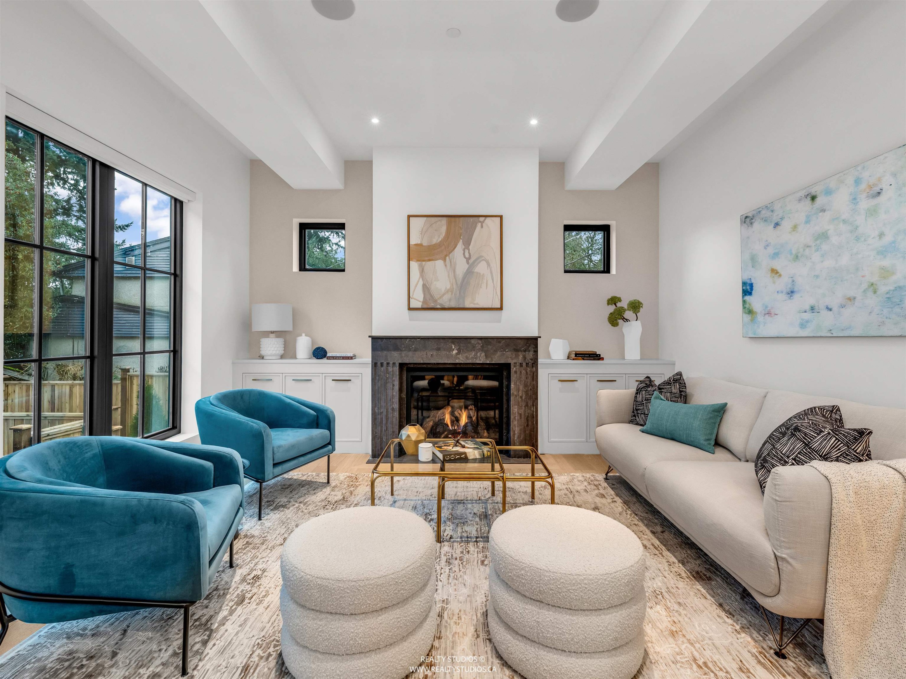 4090 Maple Crescent, Vancouver, BC - Indoor Photo Showing Living Room With Fireplace