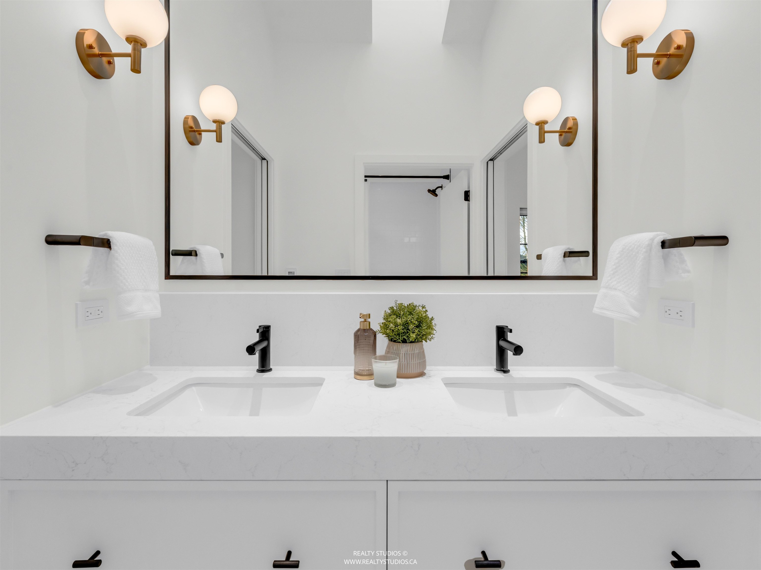 4090 Maple Crescent, Vancouver, BC - Indoor Photo Showing Bathroom