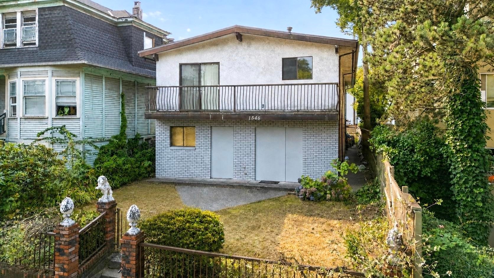 1546 Adanac Street, Vancouver, BC - Outdoor