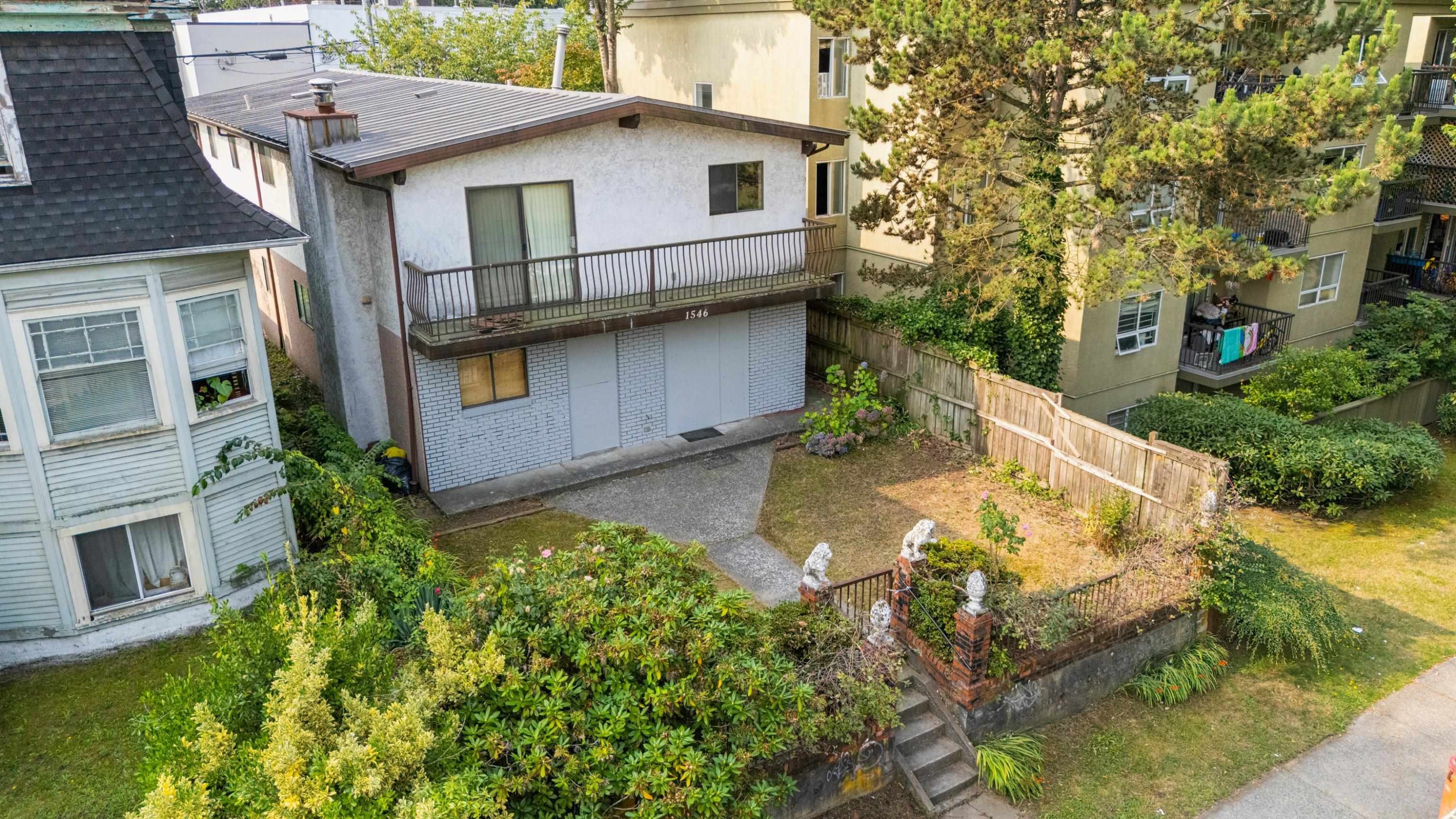 1546 Adanac Street, Vancouver, BC - Outdoor