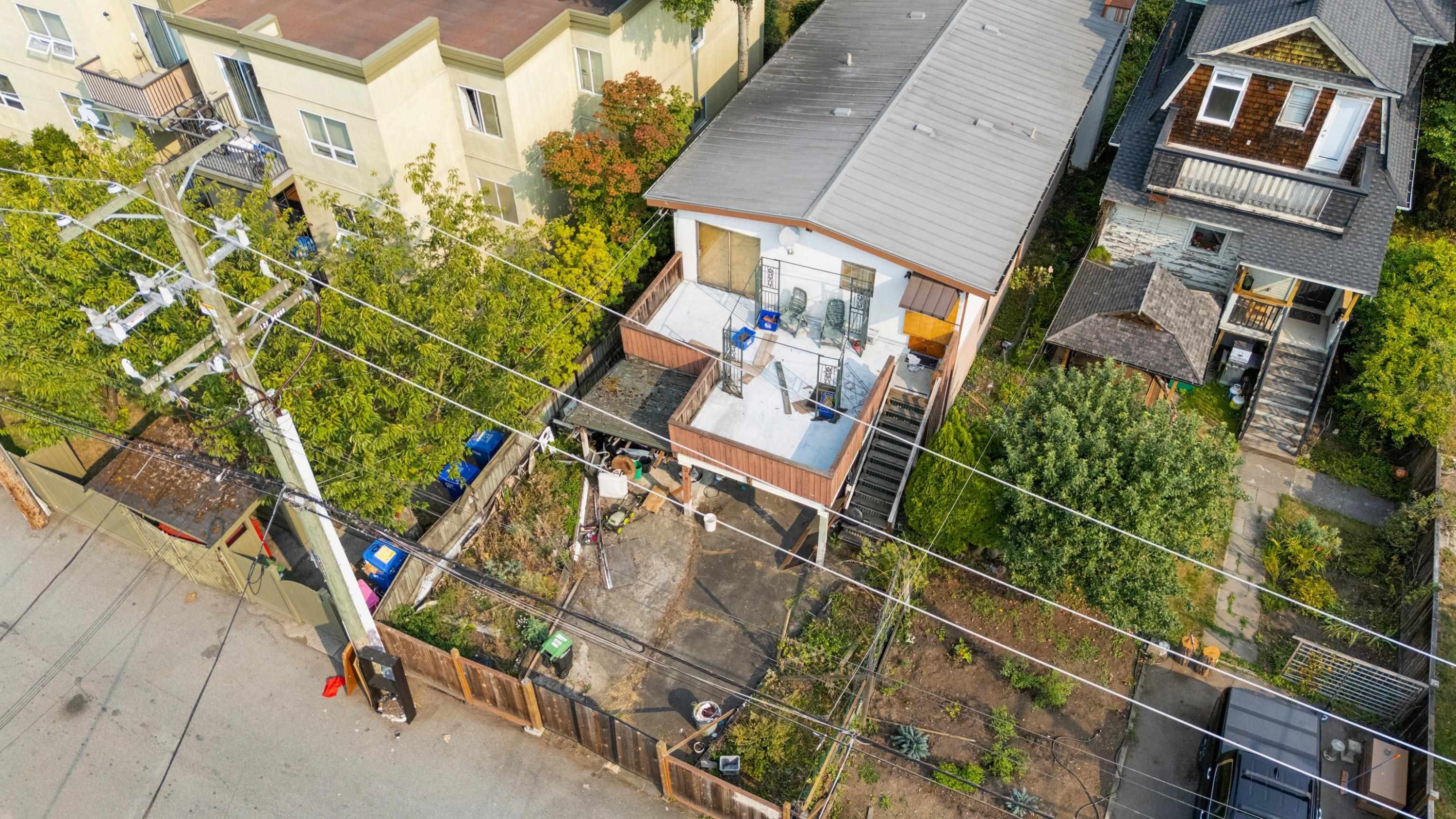 1546 Adanac Street, Vancouver, BC - Outdoor