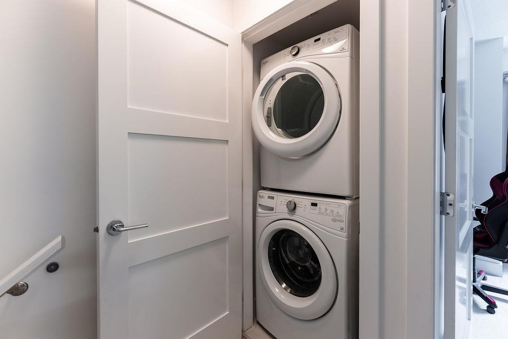 8123 Shaughnessy Street, Vancouver, BC - Indoor Photo Showing Laundry Room